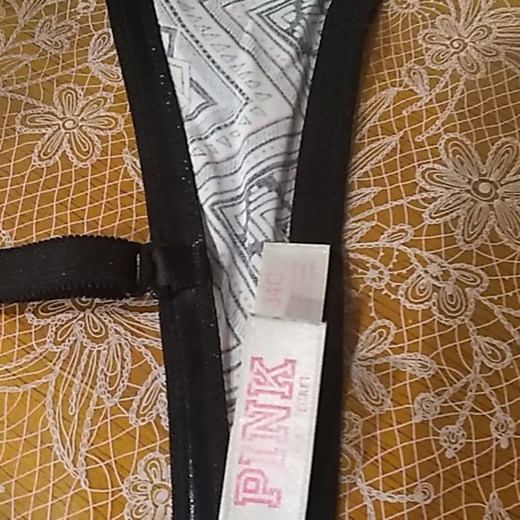 Pink Victoria's Secret Bra 34C - Picture 6 of 6